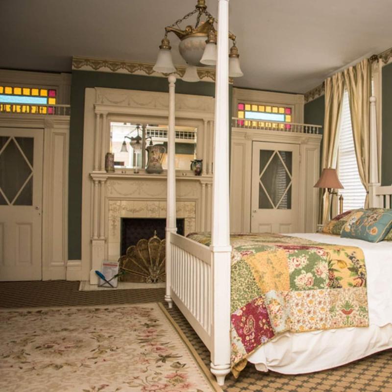 Vandiver Inn image