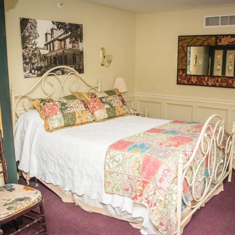 Vandiver Inn image