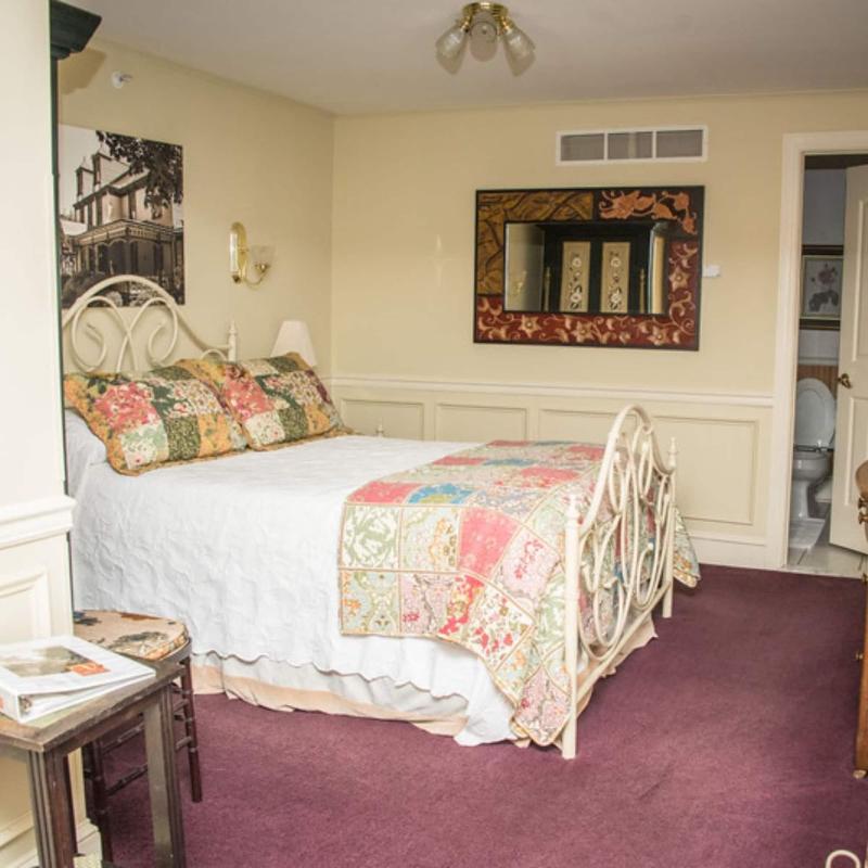 Vandiver Inn image