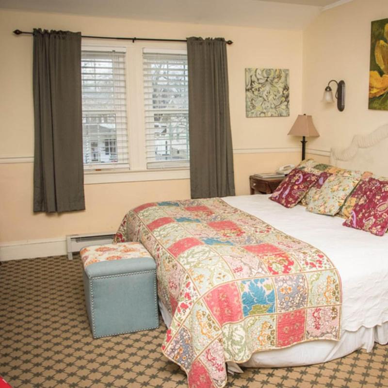 Vandiver Inn image