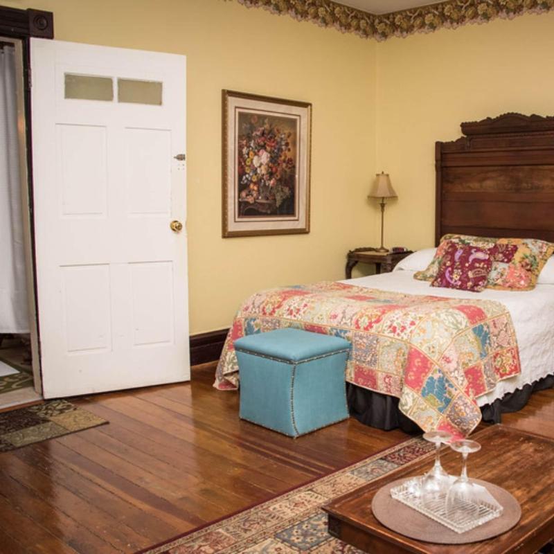 Vandiver Inn image