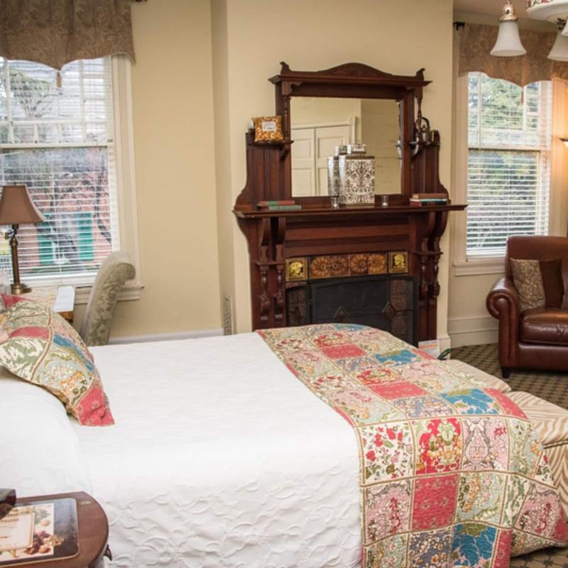 Vandiver Inn image