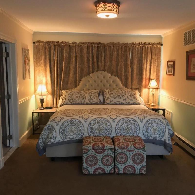Vandiver Inn image