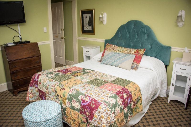 Vandiver Inn image