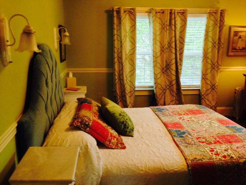 Vandiver Inn image