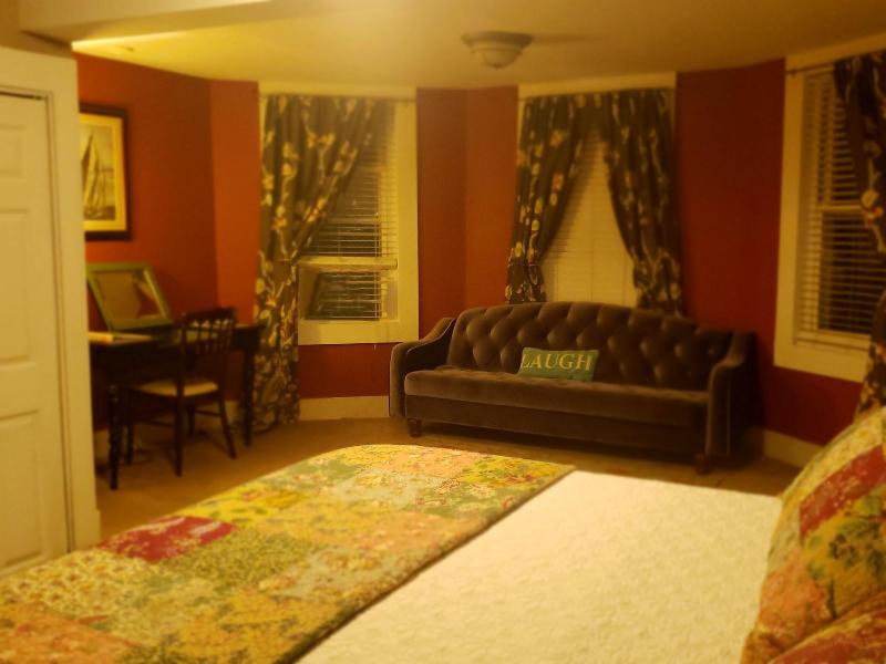 Vandiver Inn image