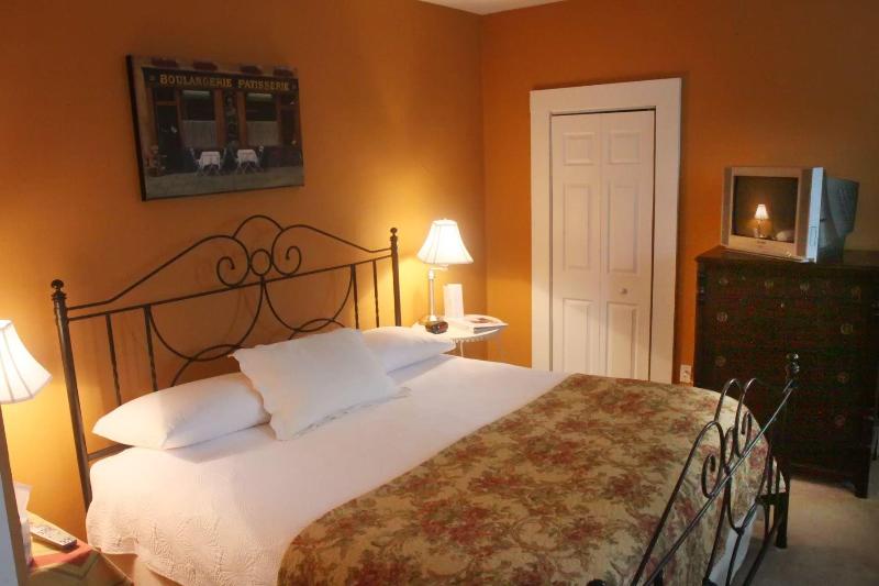 Vandiver Inn image