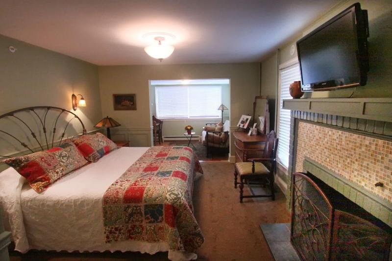 Vandiver Inn image
