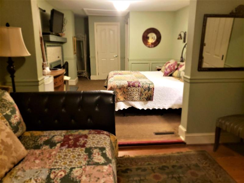 Vandiver Inn image