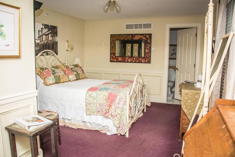 Vandiver Inn image
