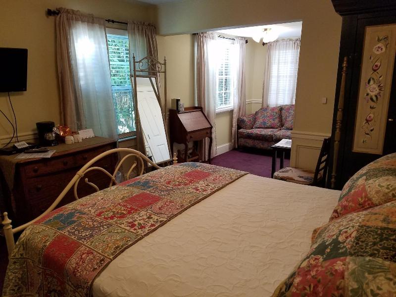 Vandiver Inn image