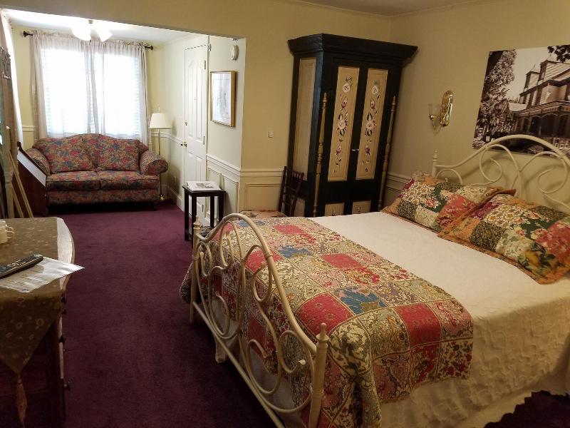 Vandiver Inn image