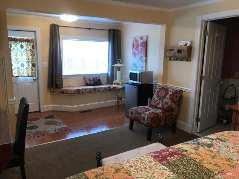 Vandiver Inn image