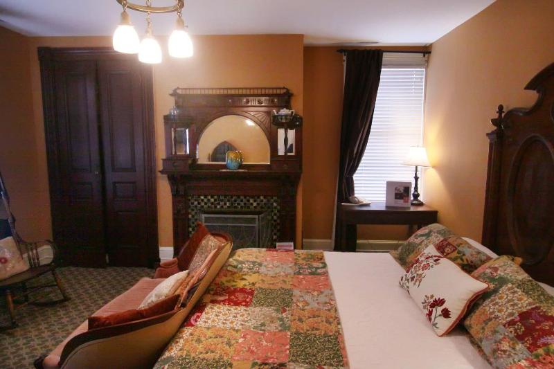 Vandiver Inn image
