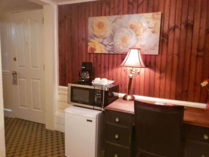 Vandiver Inn image