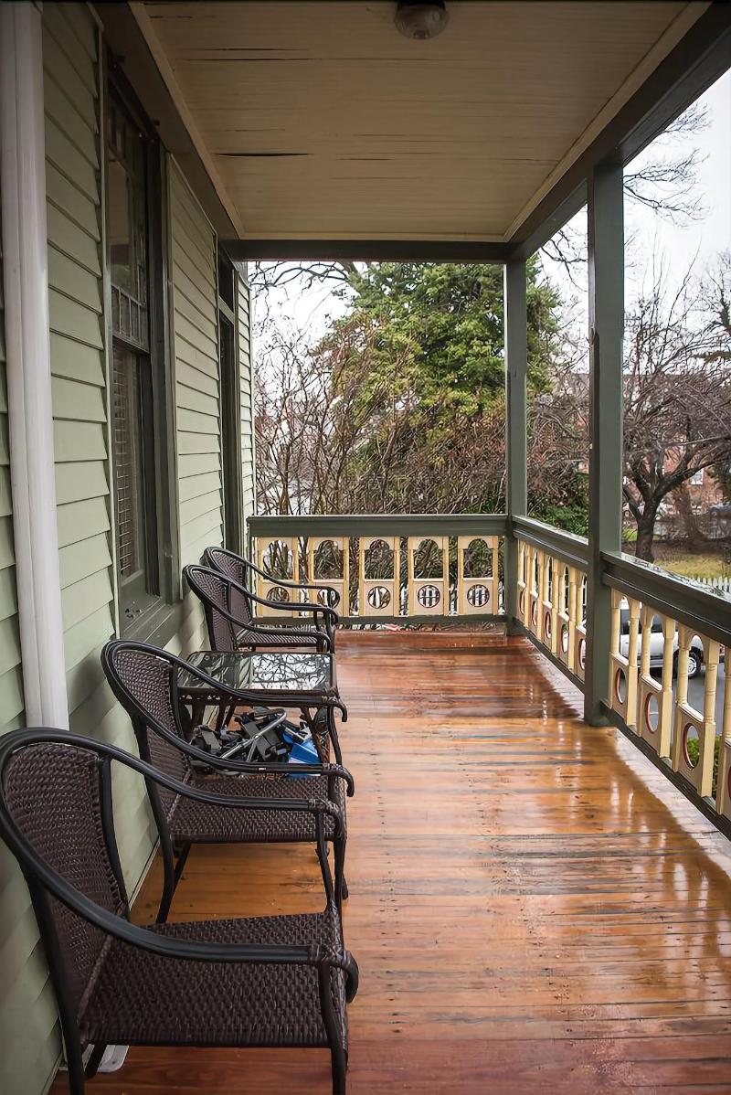 Vandiver Inn image