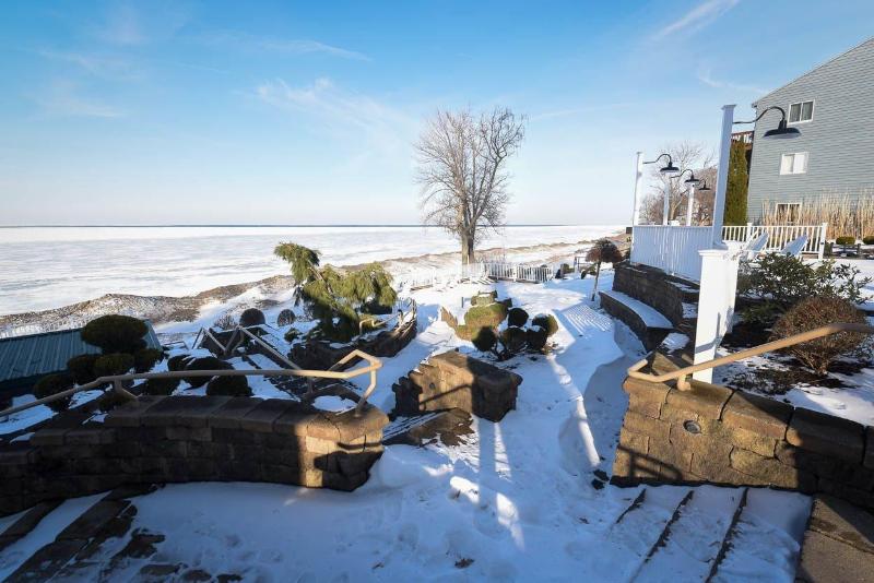 The Lakehouse Inn image
