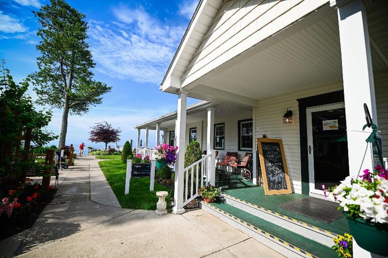 The Lakehouse Inn image