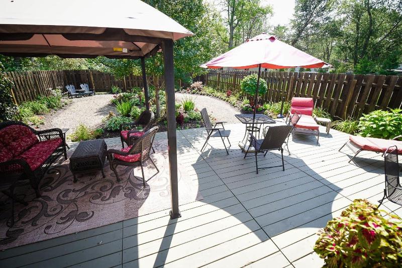 The Lakehouse Inn image