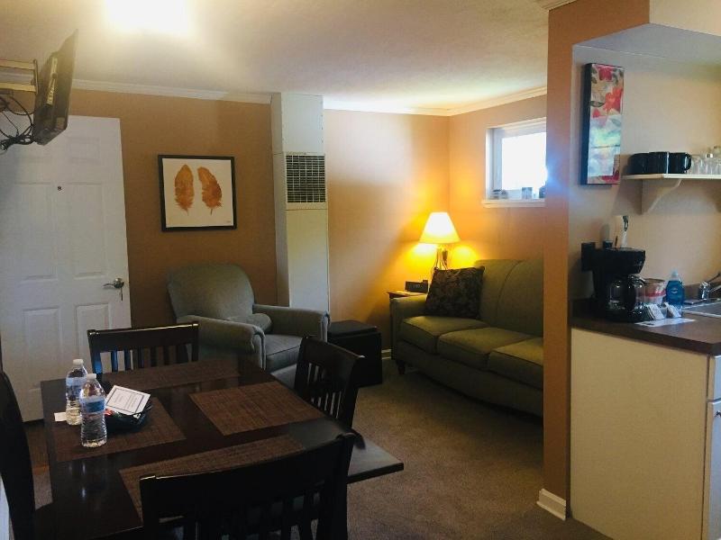 The Lakehouse Inn image