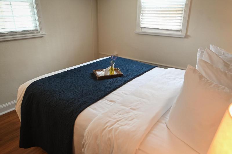 The Lakehouse Inn image