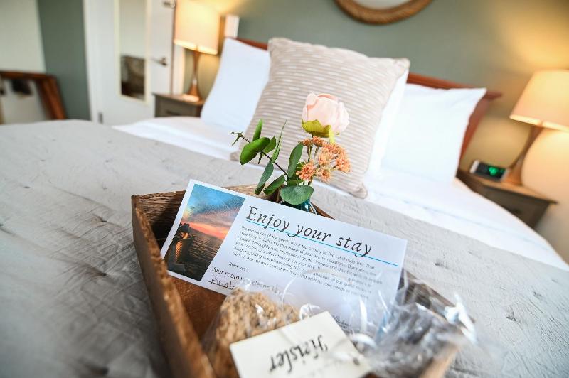 The Lakehouse Inn image