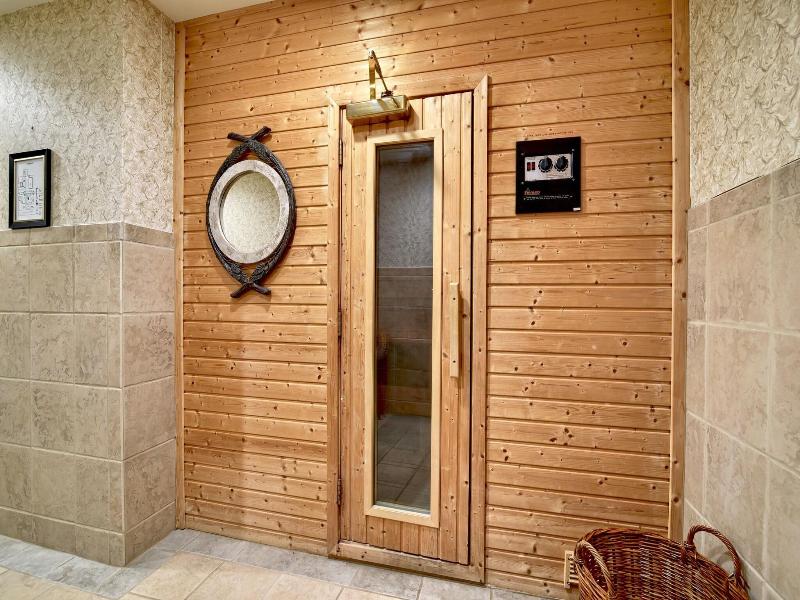 Roosevelt Inn And Suites Saratoga Springs image