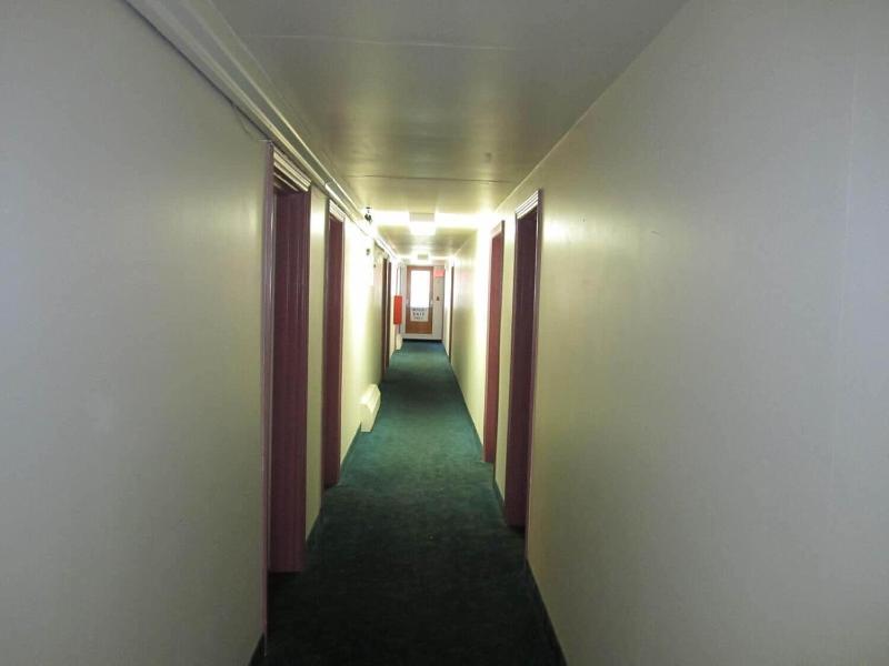 Canadiana Motel