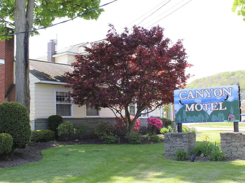 The Canyon Motel image