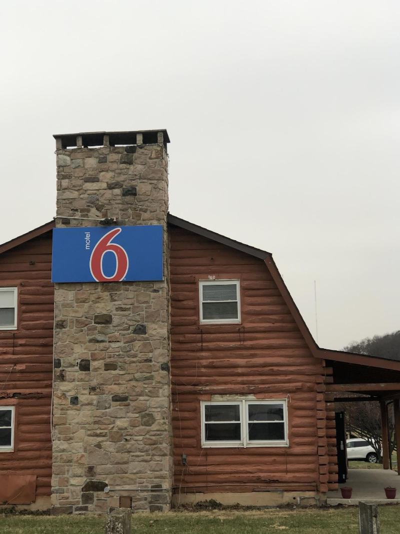 Motel 6 Shartlesville, PA image
