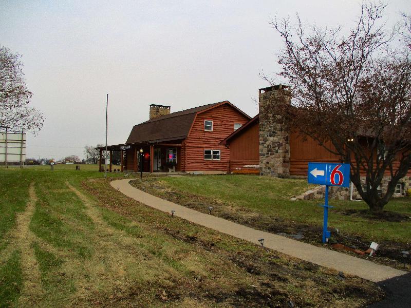 Motel 6 Shartlesville, PA image