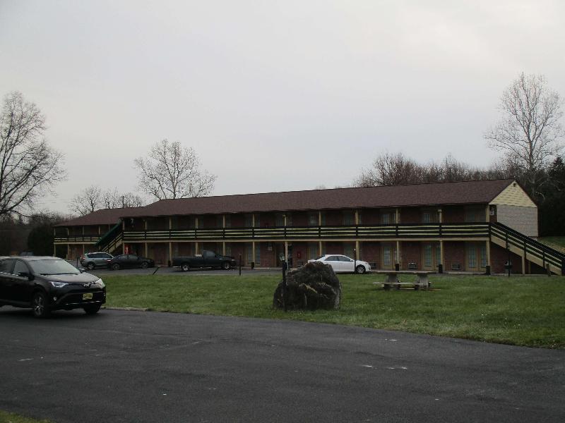 Motel 6 Shartlesville, PA image