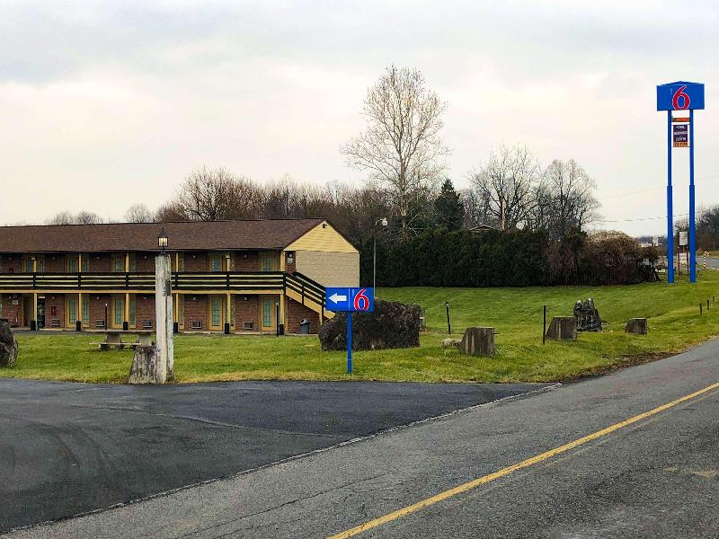Motel 6 Shartlesville, PA image