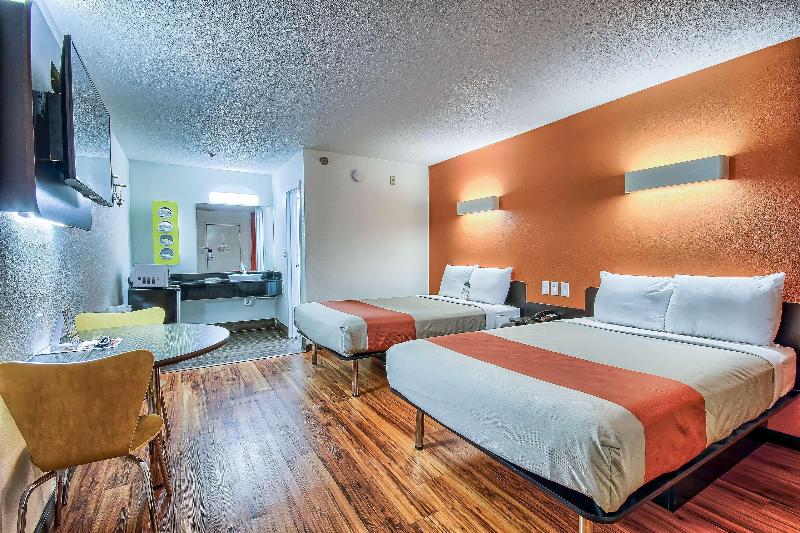 Motel 6 Columbus, OH - West image
