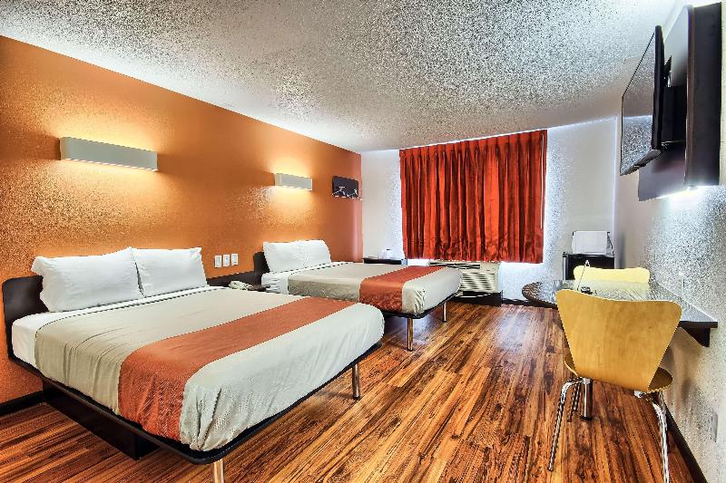 Motel 6 Columbus, OH - West image