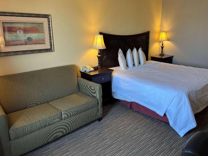 Days Inn by Wyndham Pittsburg KS image