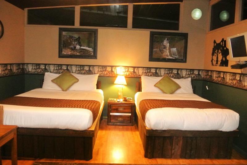 Redwoods River Resort image