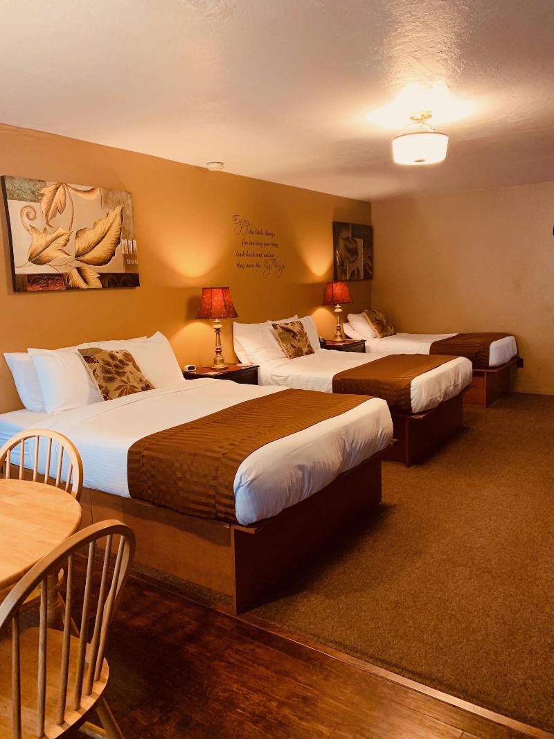 Redwoods River Resort image