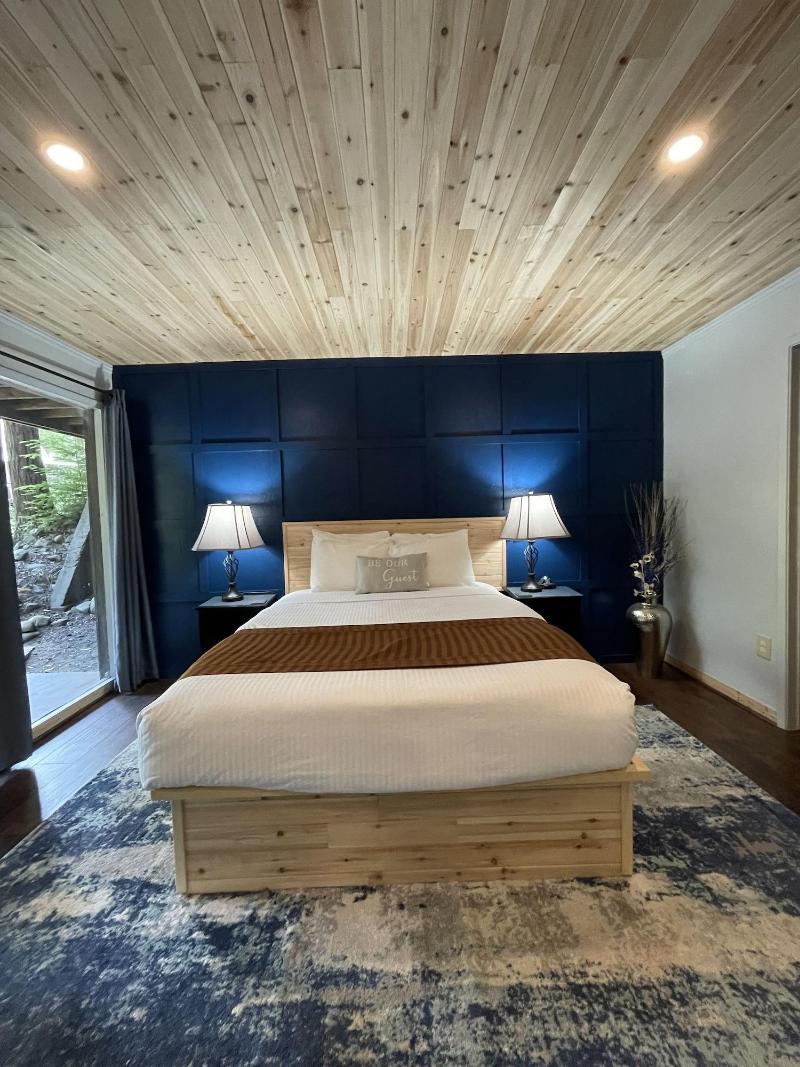 Redwoods River Resort image