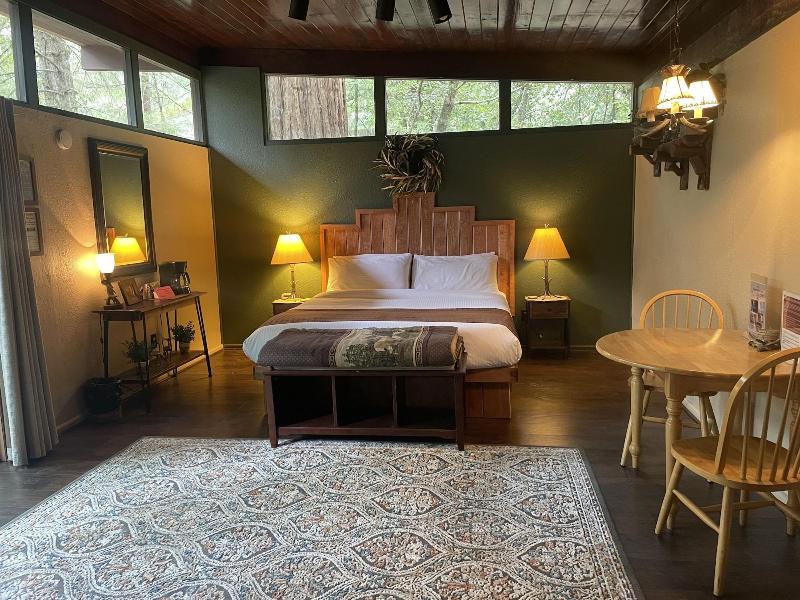 Redwoods River Resort image