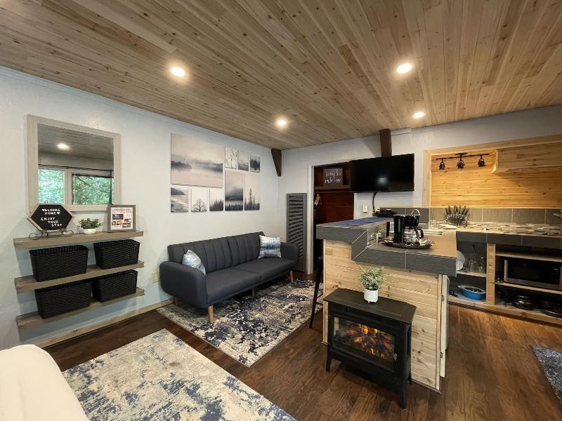 Redwoods River Resort image