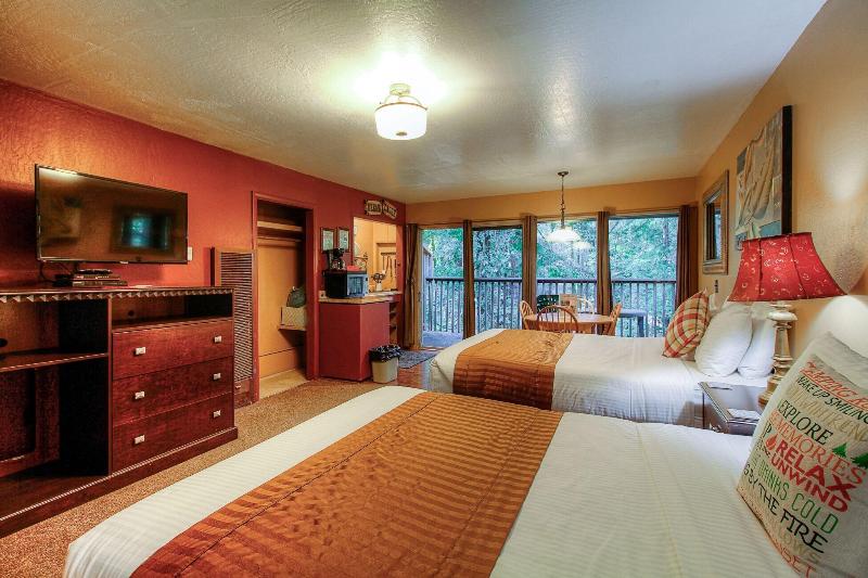 Redwoods River Resort image