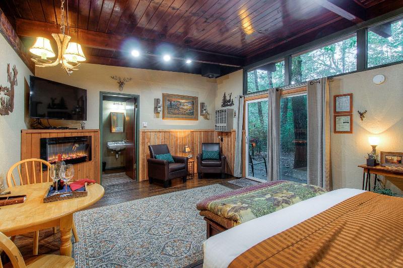 Redwoods River Resort image