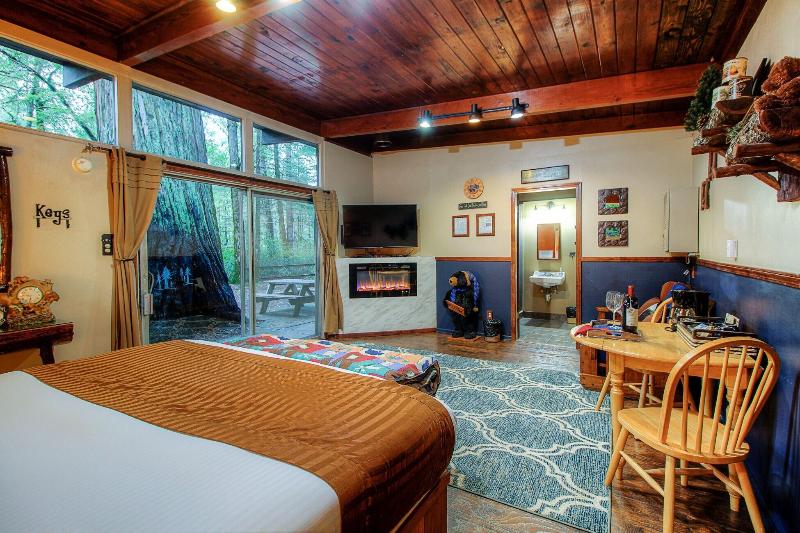 Redwoods River Resort image