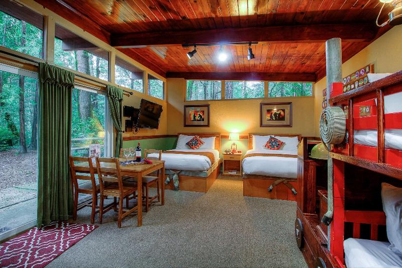 Redwoods River Resort image