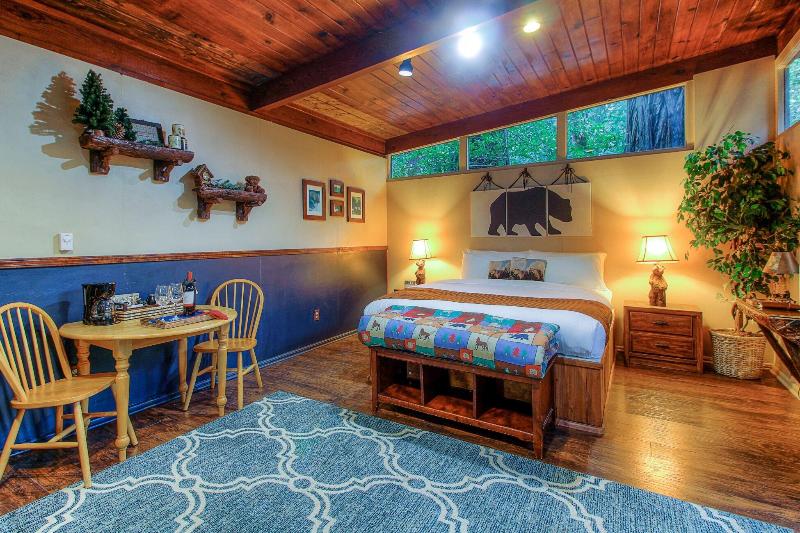 Redwoods River Resort image