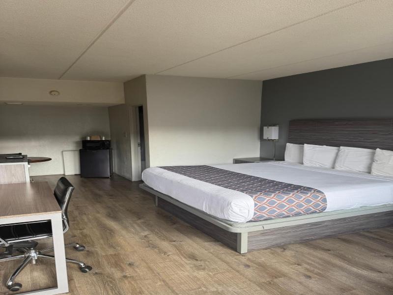 Blue Star Motel image