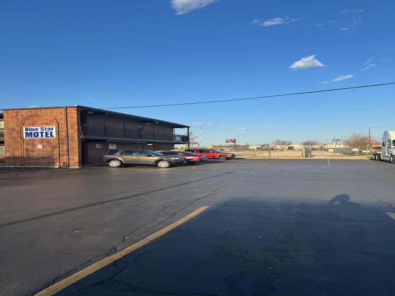 Blue Star Motel image