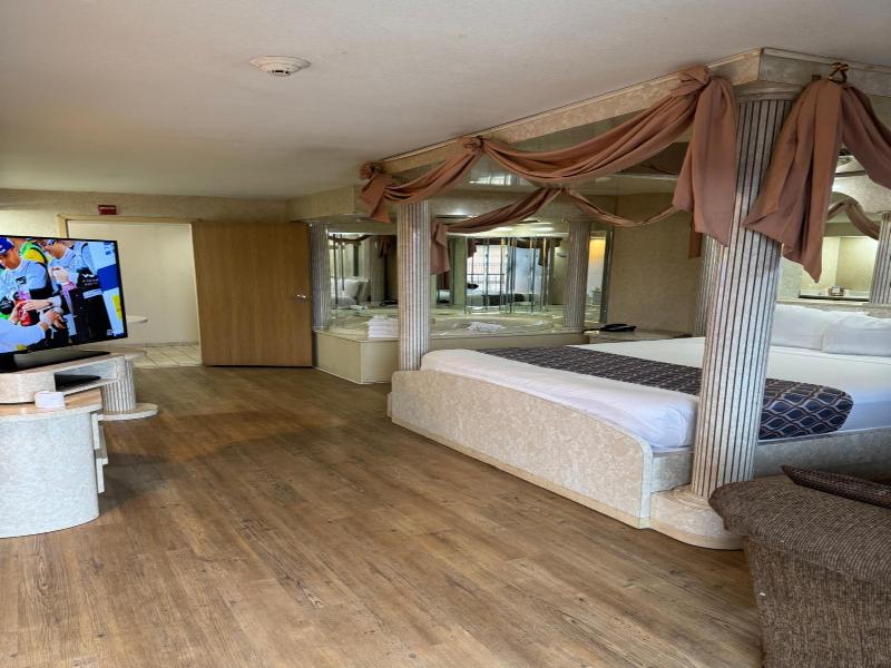 Blue Star Motel image