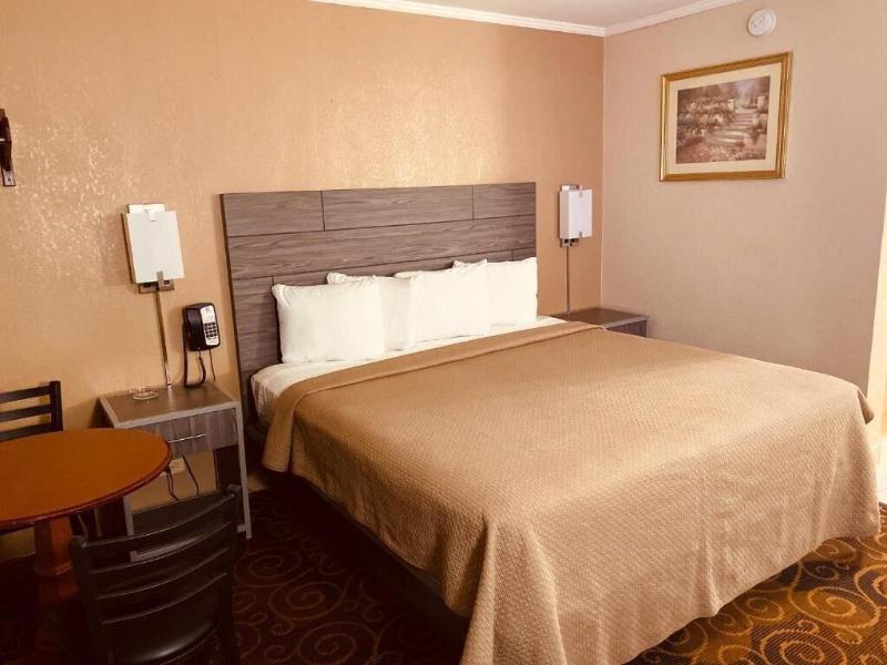 Blue Star Motel image